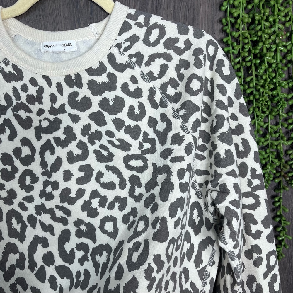 ./2/$40grayson Threads Leopard Print Crew Neck Pu… - image 6